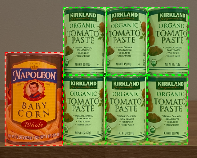 番茄酱货架上的一罐婴儿玉米